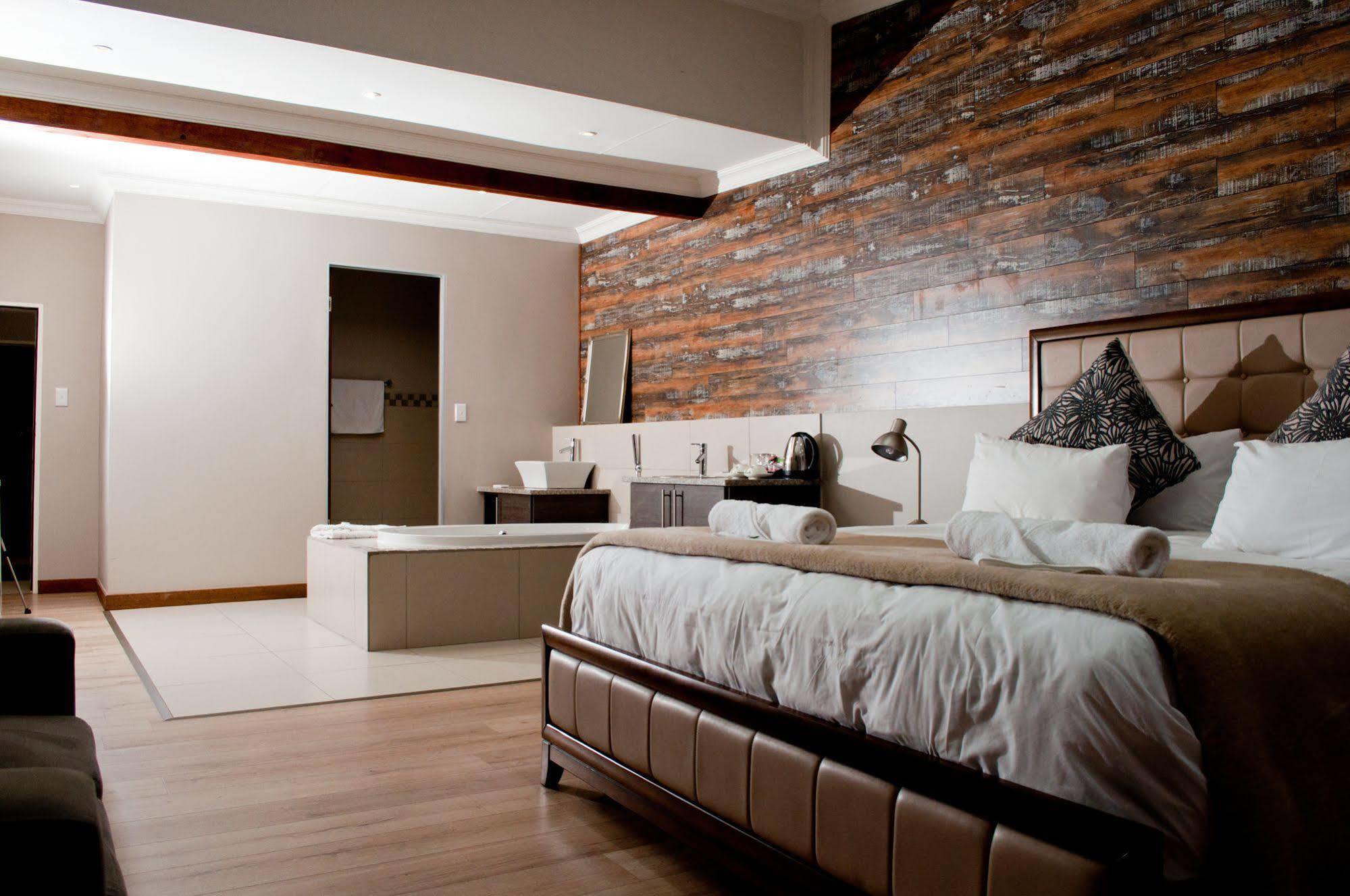 Hotel @ Секунда Экстерьер фото